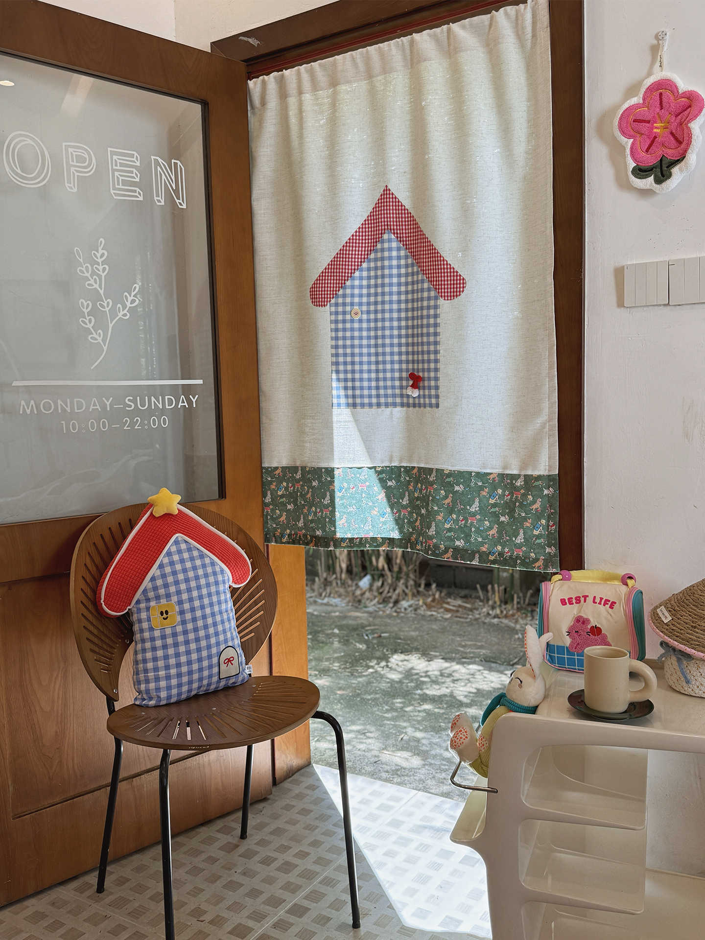 VIKAMA Gingham Small House Nor - Commercial Kitchen Installation 评论和价格